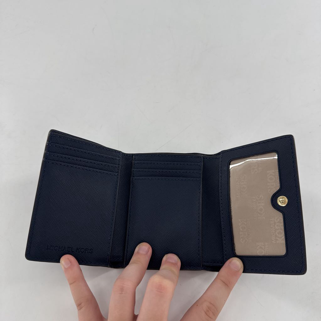 tri-fold wallet