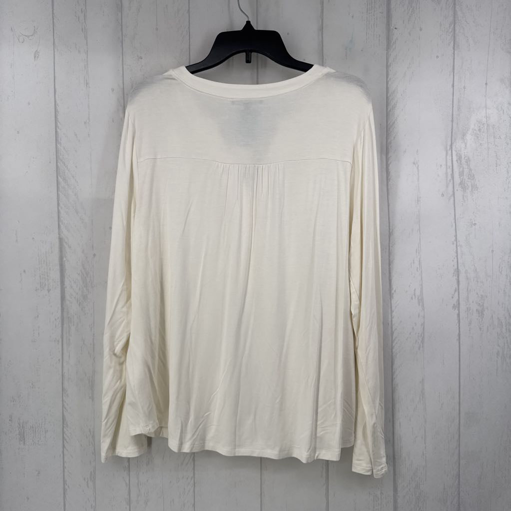 XL v-neck l/s top