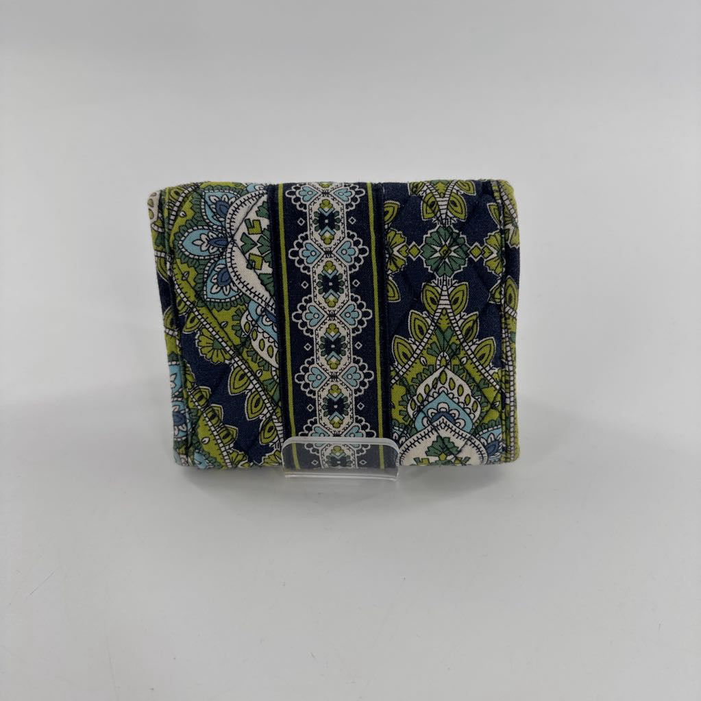 quilted bi-fold wallet