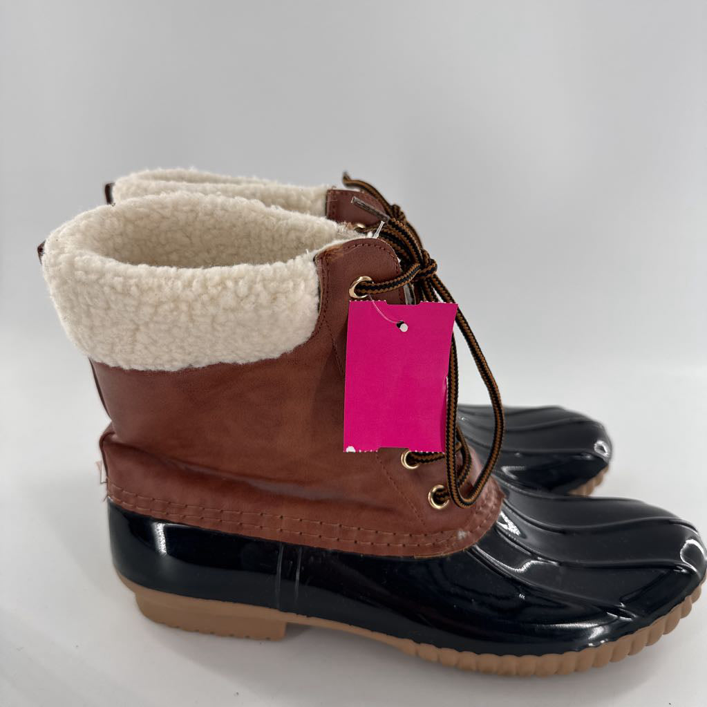 10 fleece lined duck boots