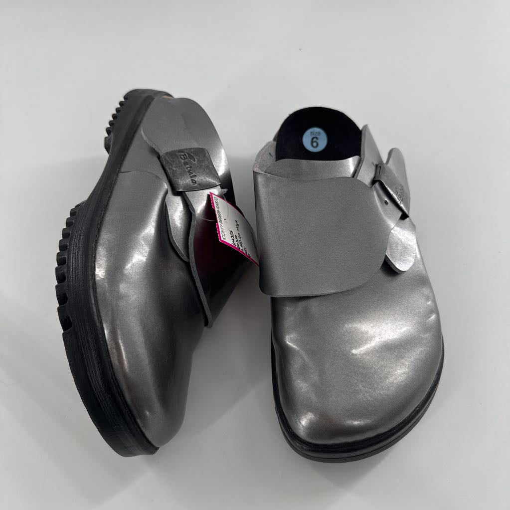 6 slip-on clogs
