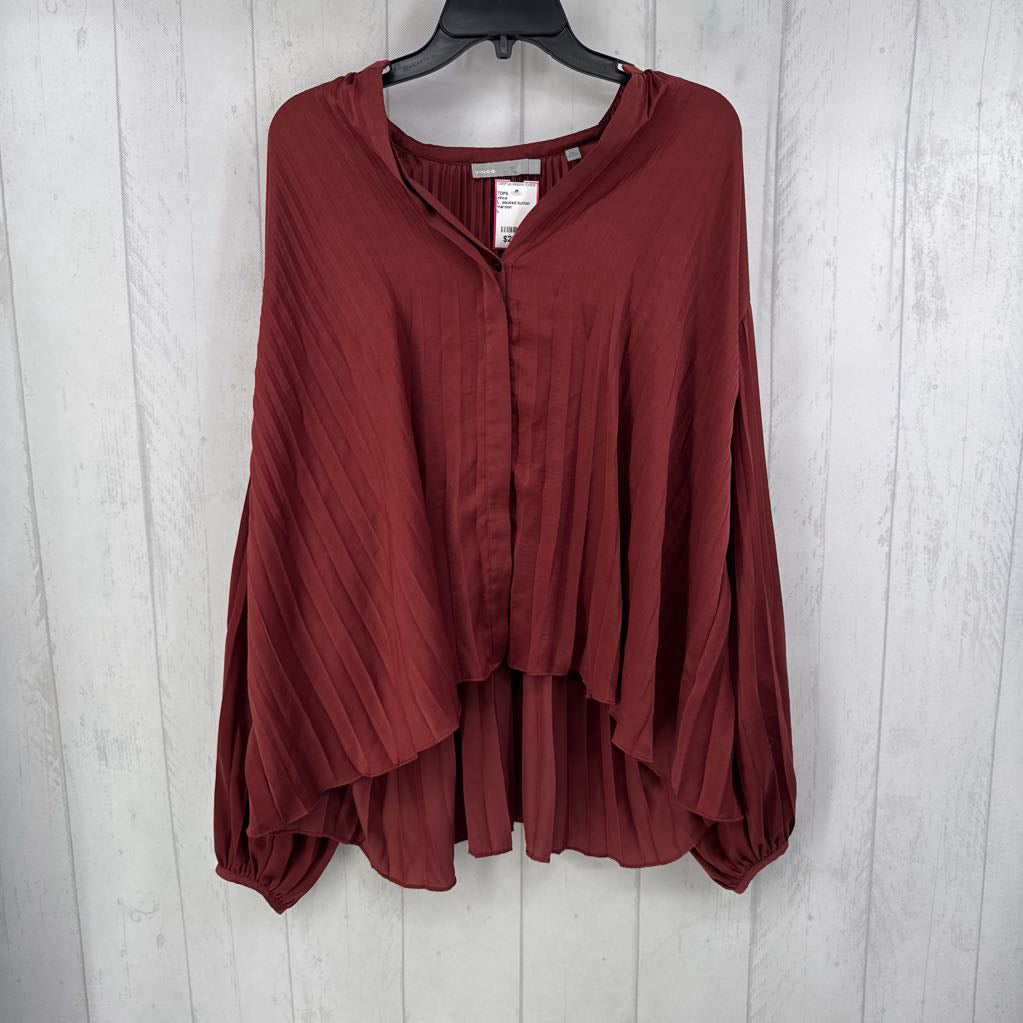 L pleated button top