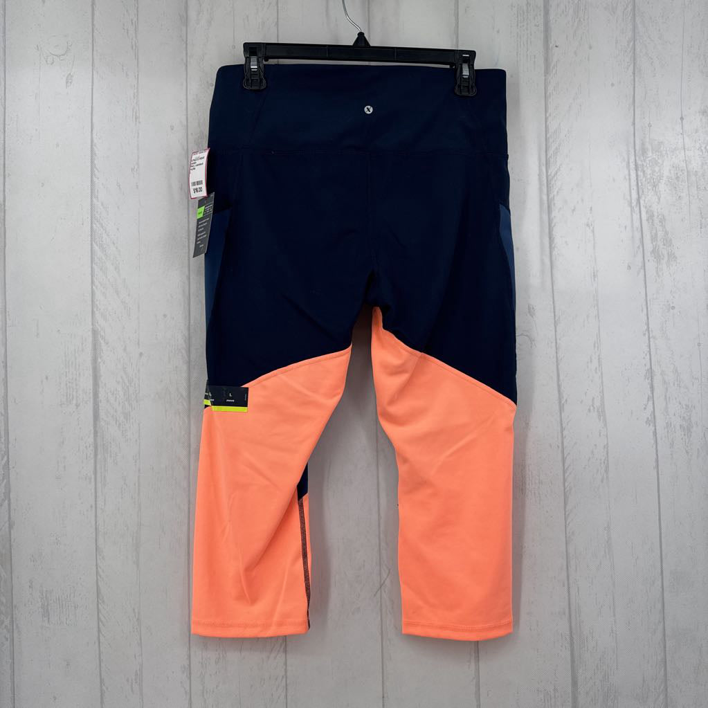 R44 L colorblock capris