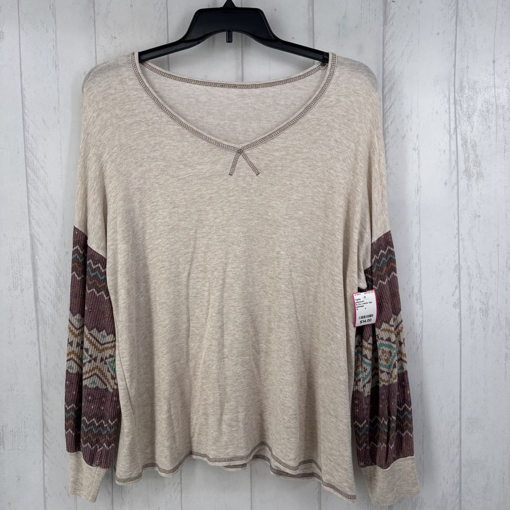 1x l/s v-neck top