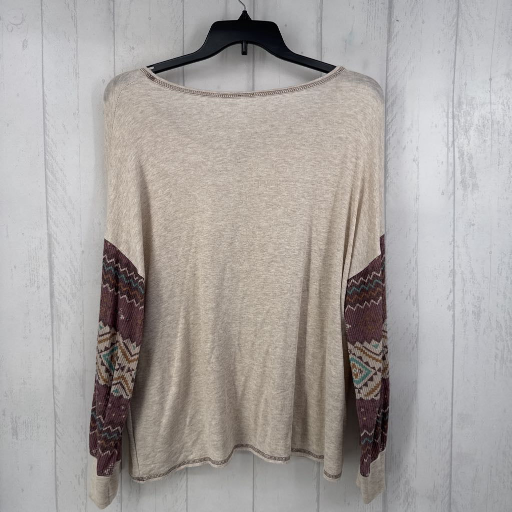1x l/s v-neck top