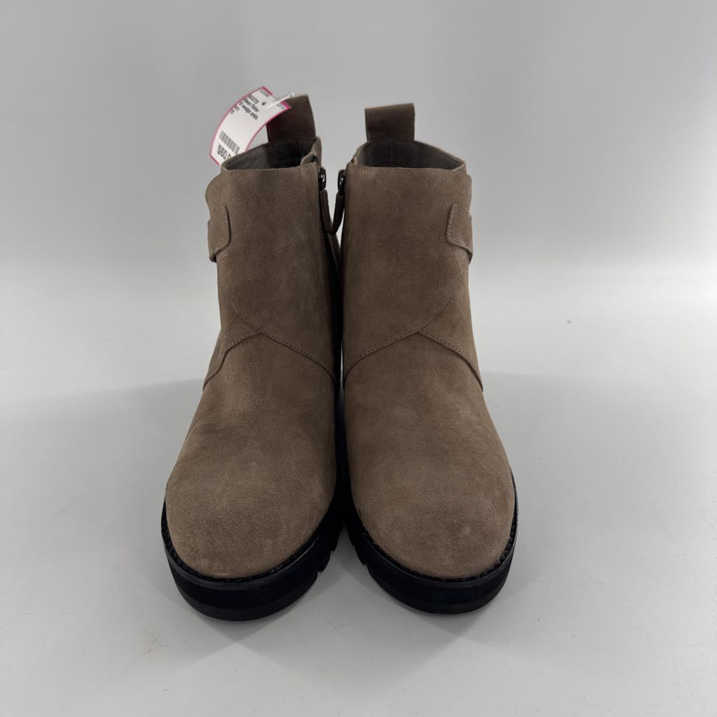 10 wedge ankle booties