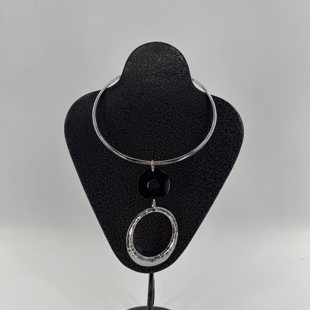 R49 10" circle pendant choker necklace