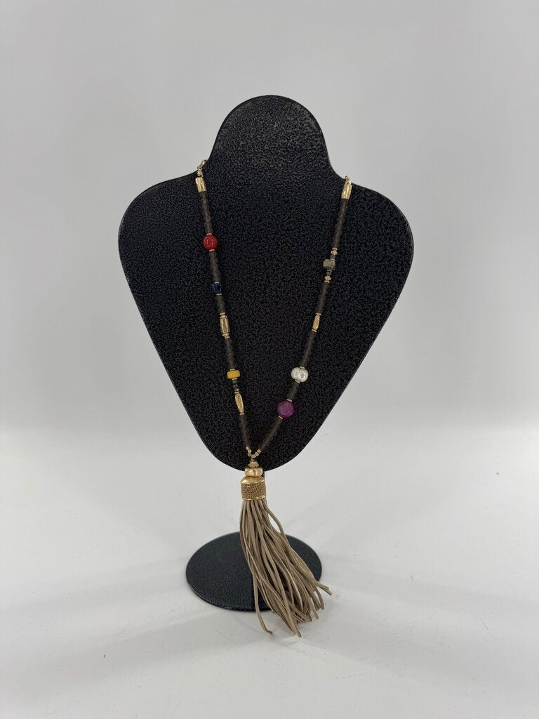 R55 21" beaded tassel necklace