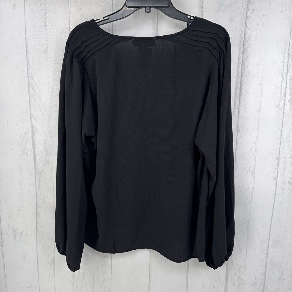 XL tie front l/s top