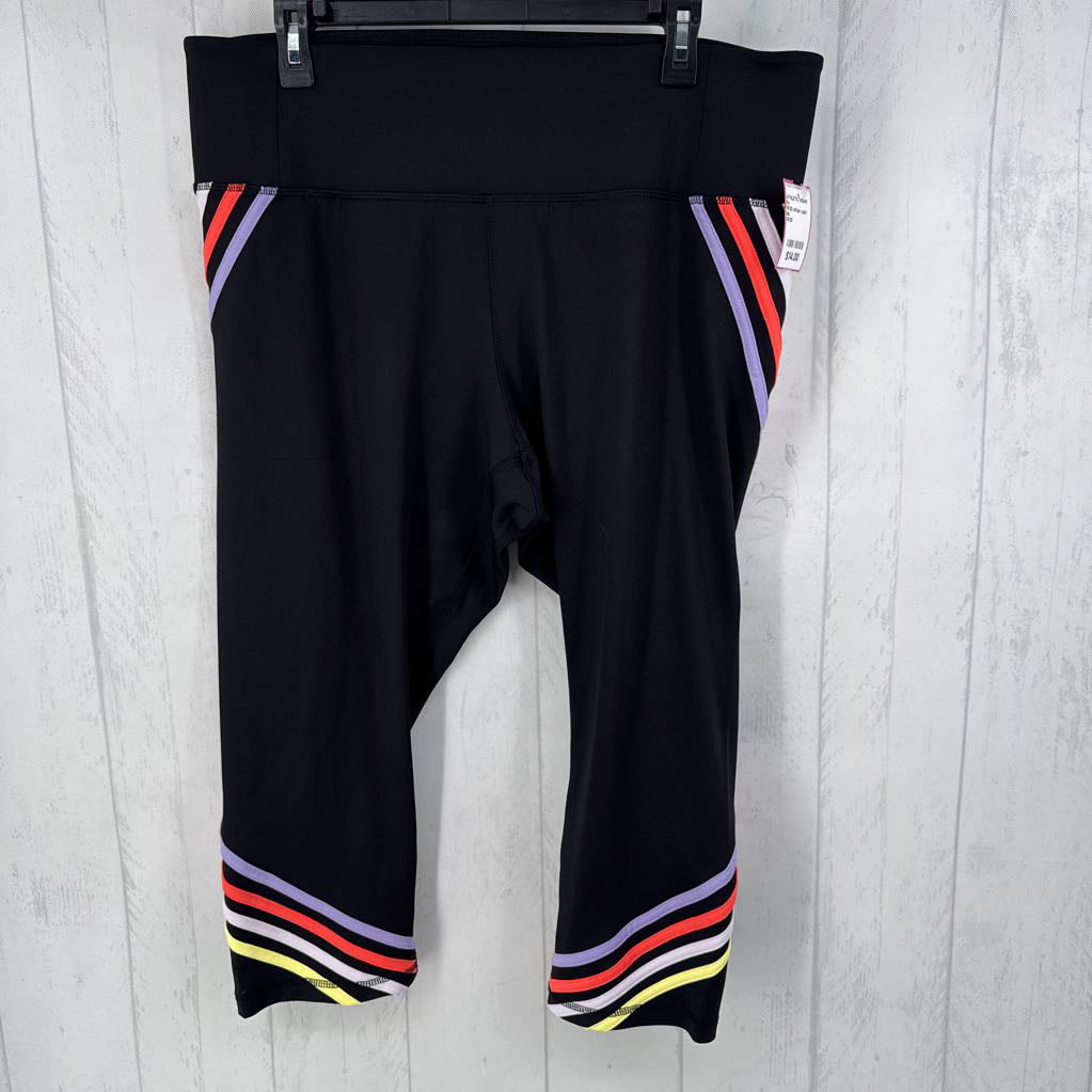 18/20 stripe capri leggings