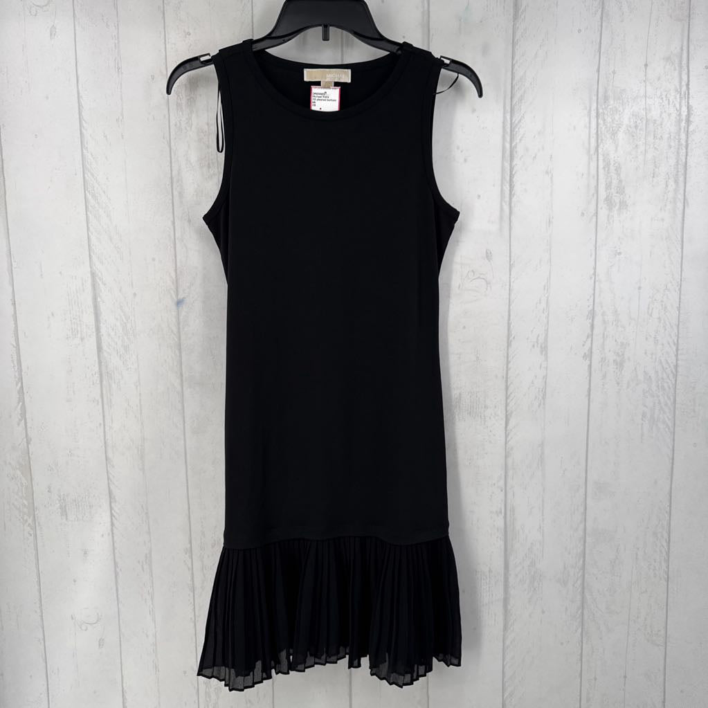 XS pleated bottom slvls dress