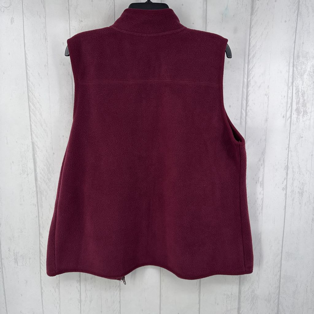 XL fleece zip-up vest