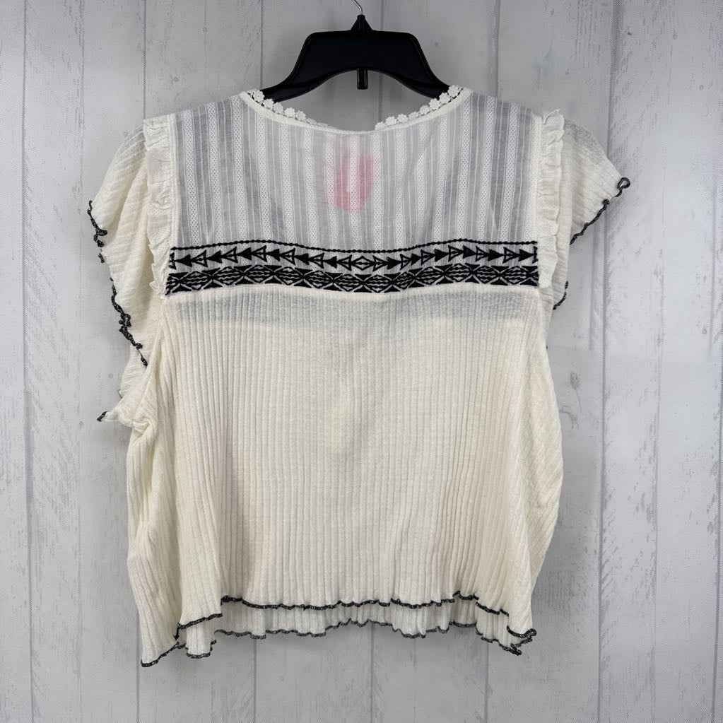 XL embroidered flutter slv top