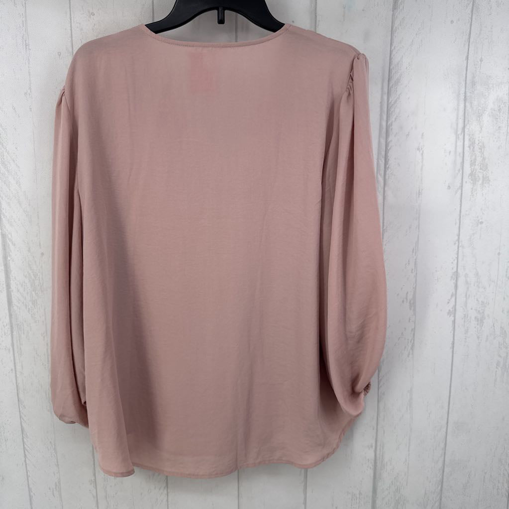 XL v-neck 3/4 slv top