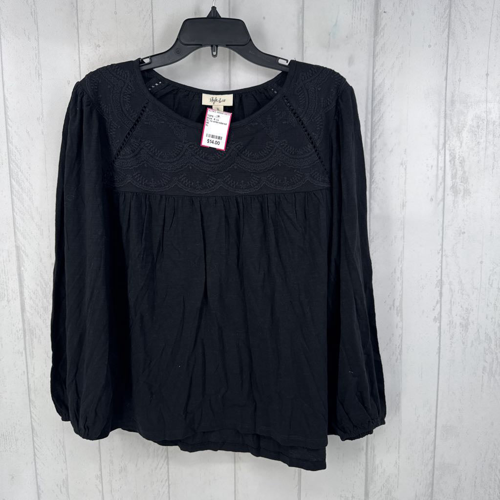 XL l/s embroidered top