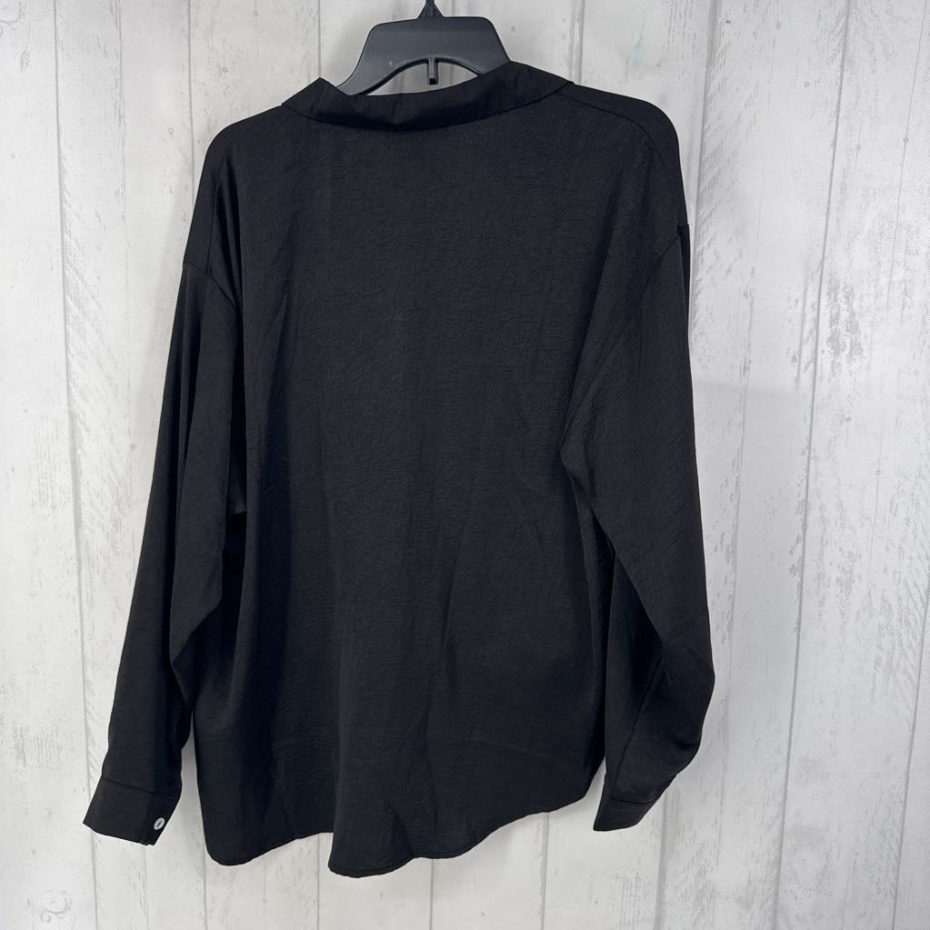 XL gathered hem button down l/s top
