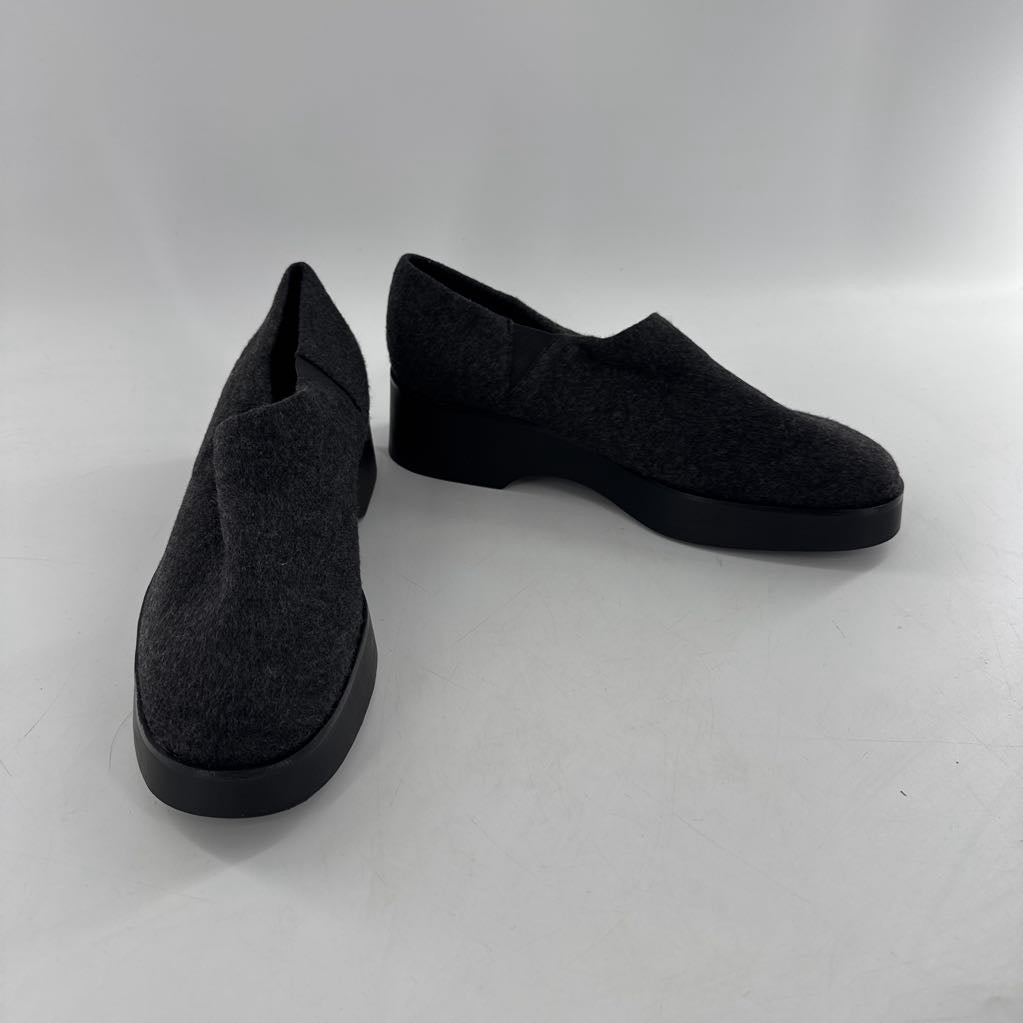 9.5 fleece slip-ons