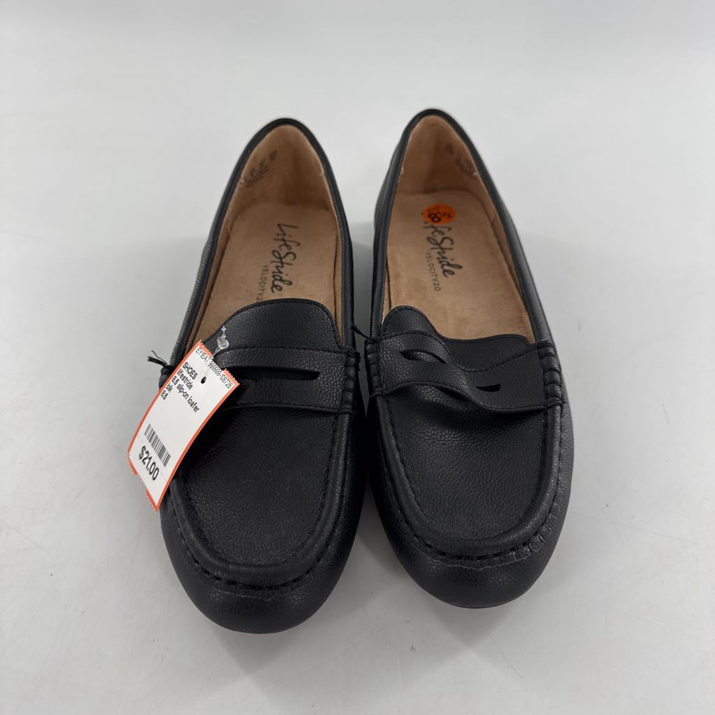 8.5 slip-on loafer
