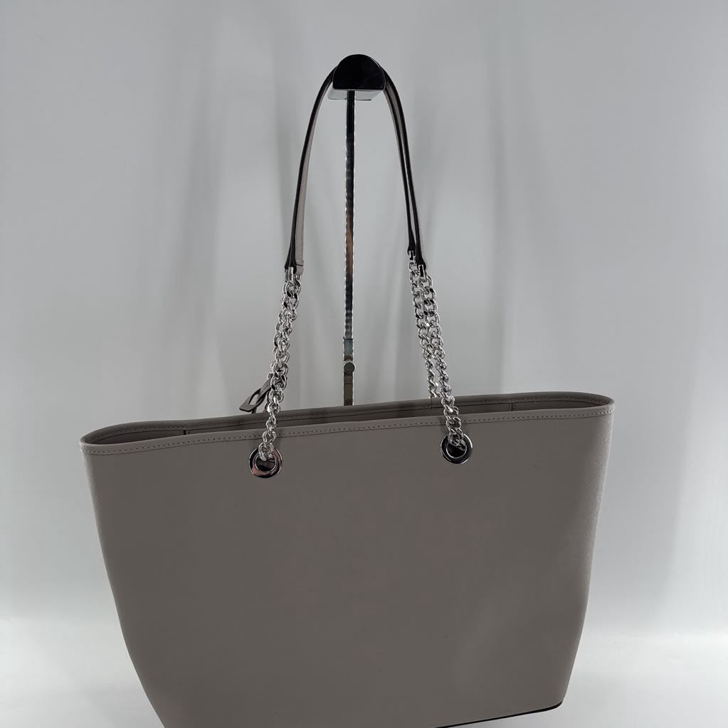 chain strap zip top tote