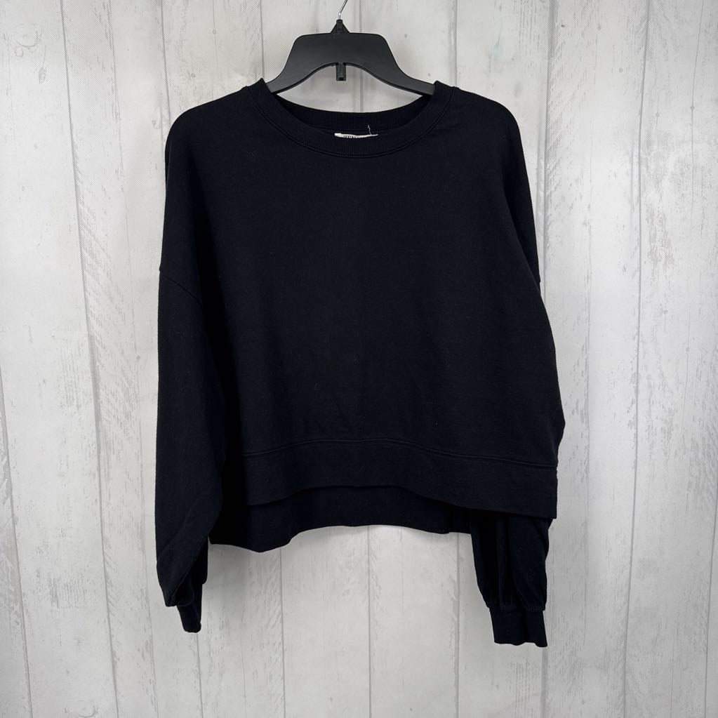M crewneck sweatshirt