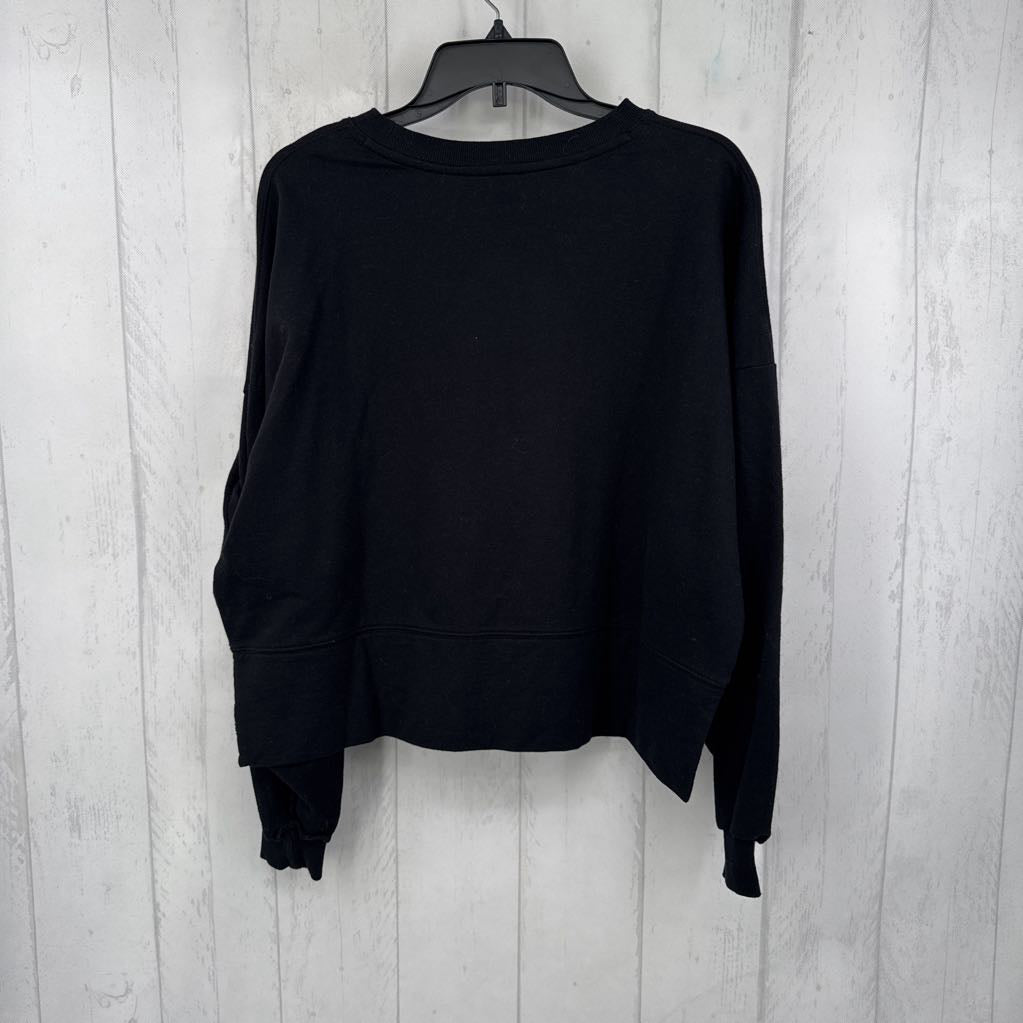 M crewneck sweatshirt