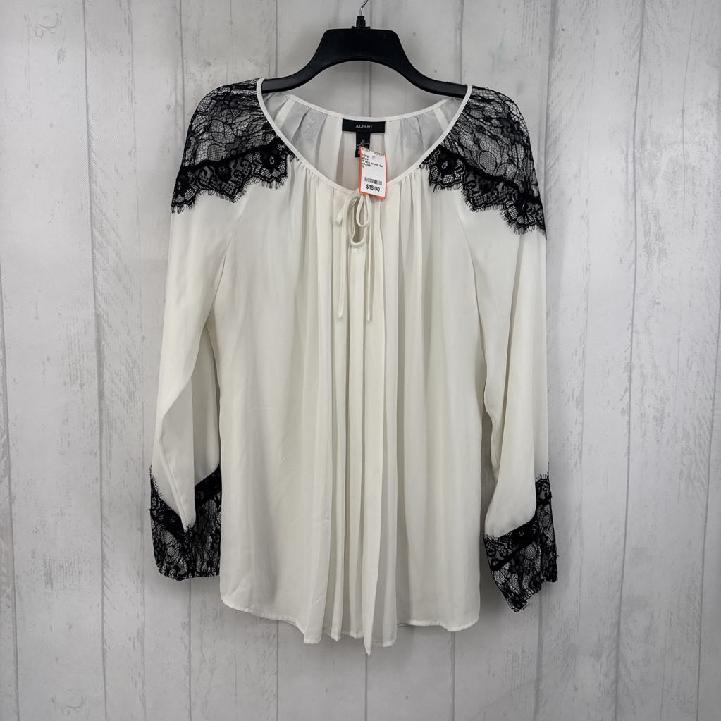10 lace accent tie-front l/s top