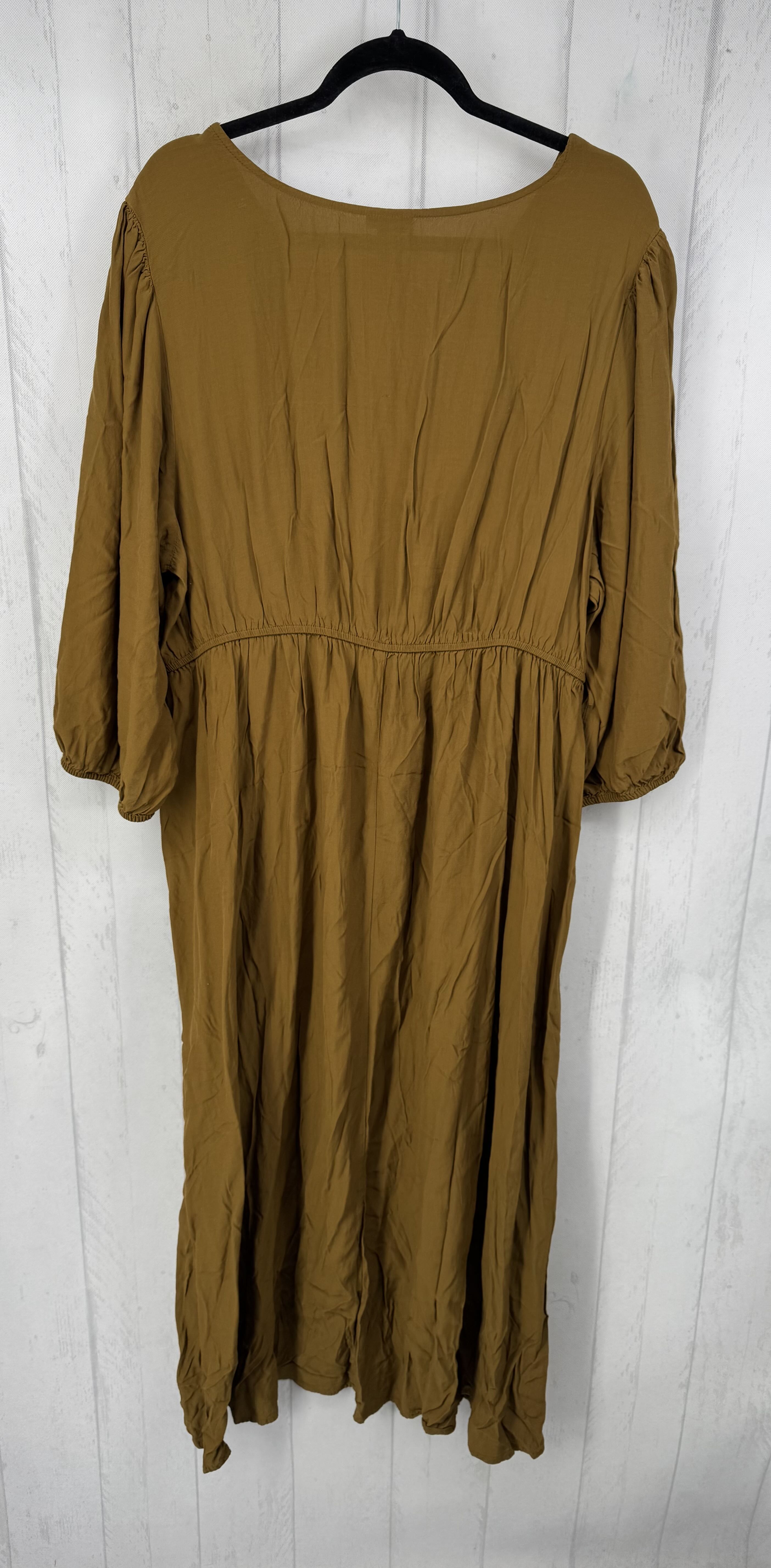 2X crossover l/s hi-lo dress