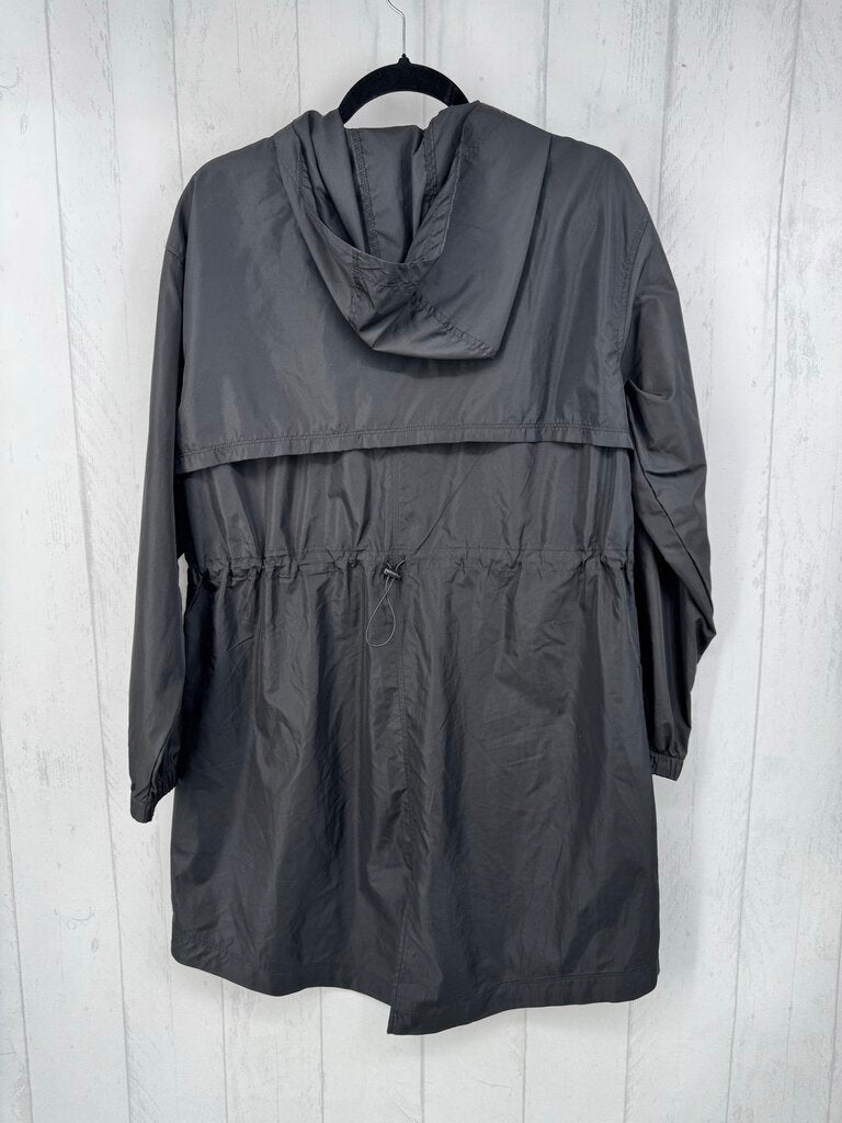 M full-zip windbreaker