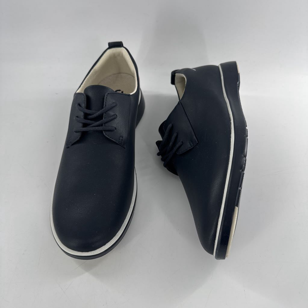 9.5 lace up loafers