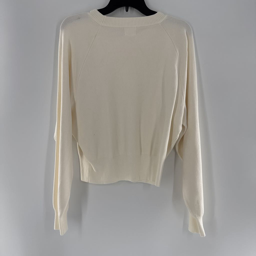 L crewneck fitted sweater