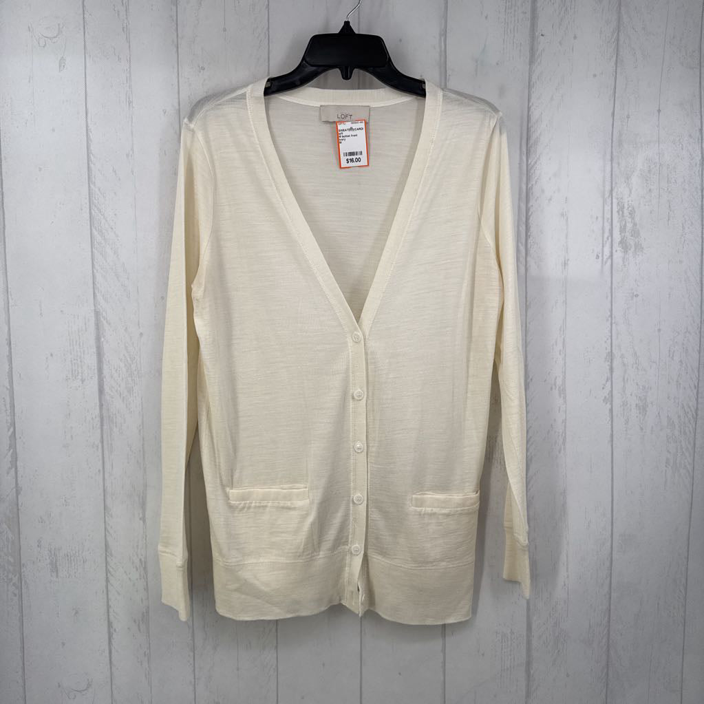 M button front cardi