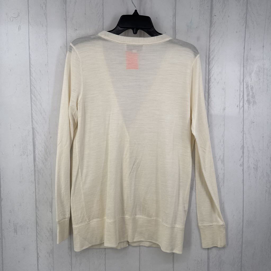 M button front cardi