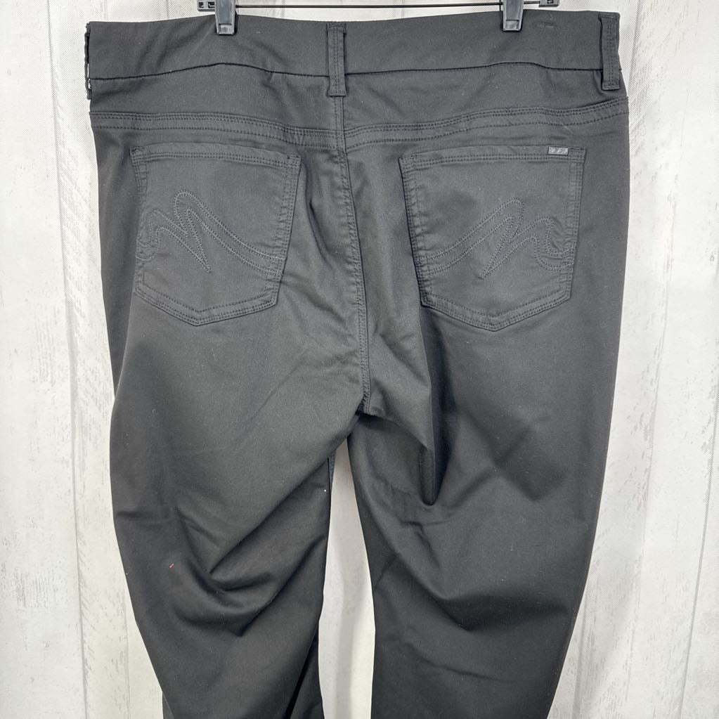 22 slim bootcut pant
