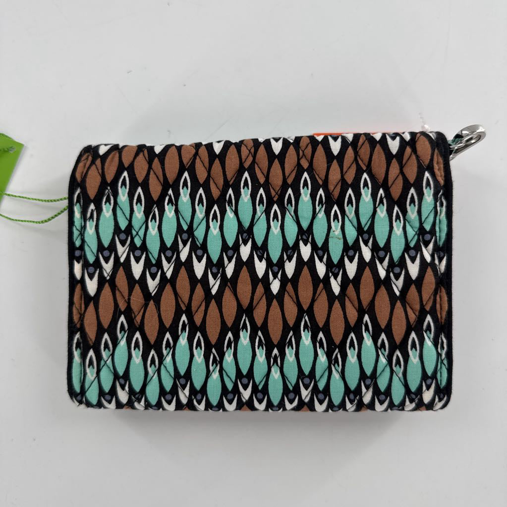 R44 smartphone wristlet