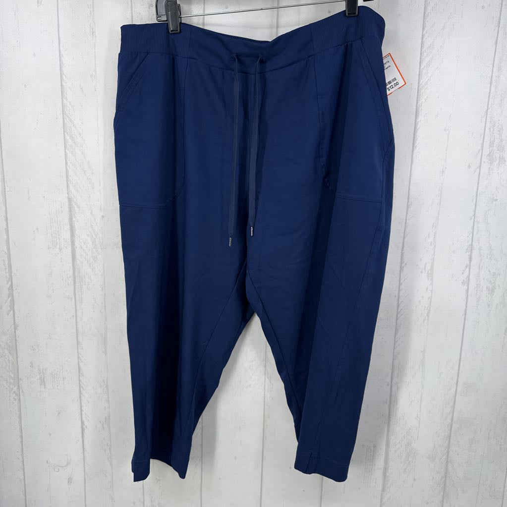 XL pull-on capris