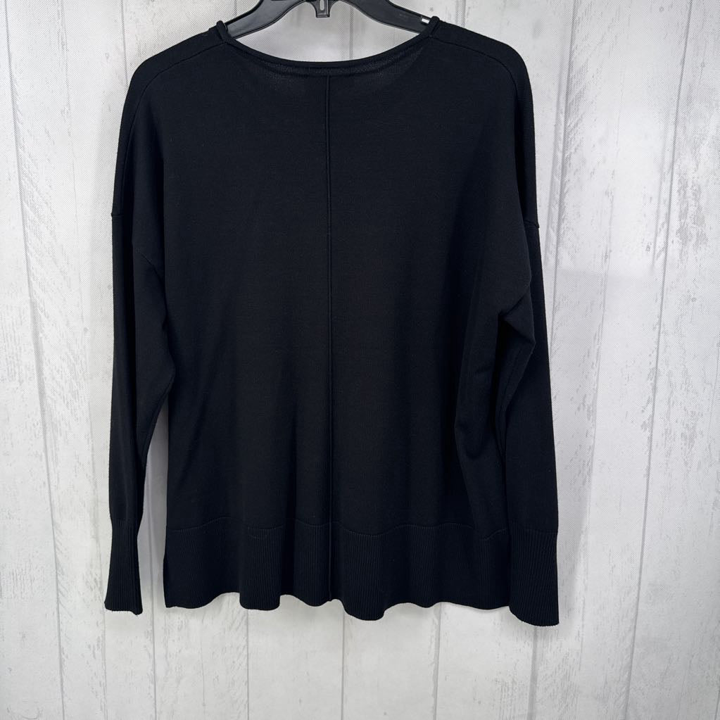 R89 L knit sweater