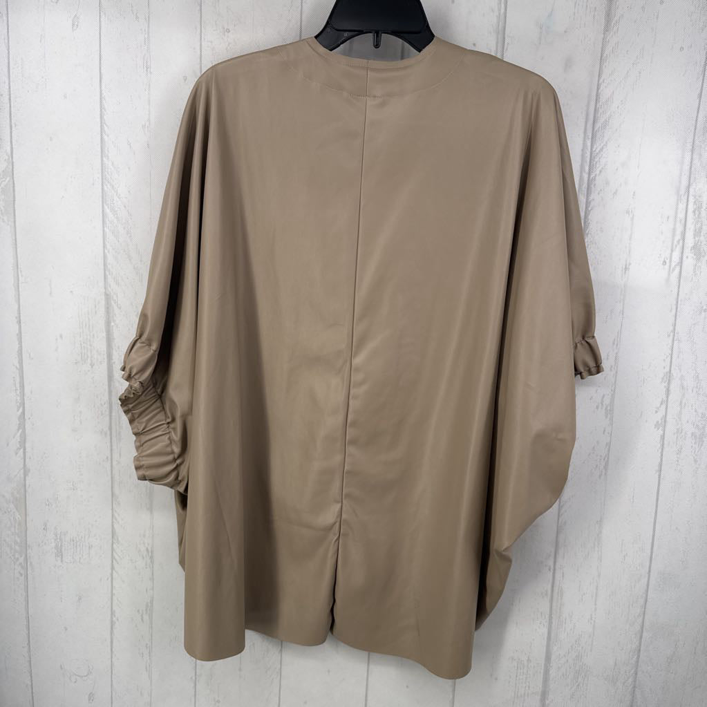 R372 O/S vegan leather poncho