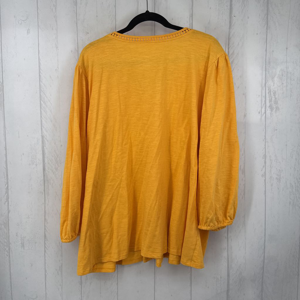 3X crochet trim v-neck 3/4 slv top