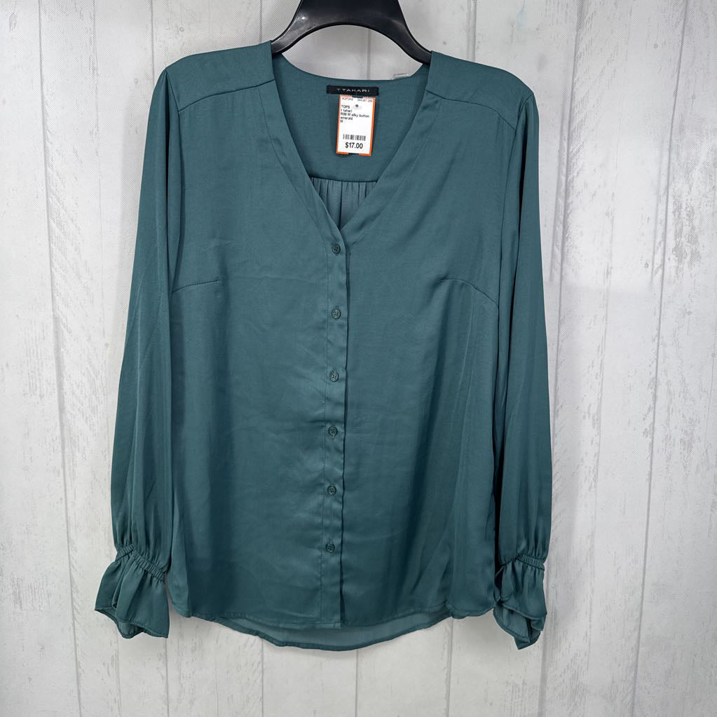 R88 M silky button front l/s top