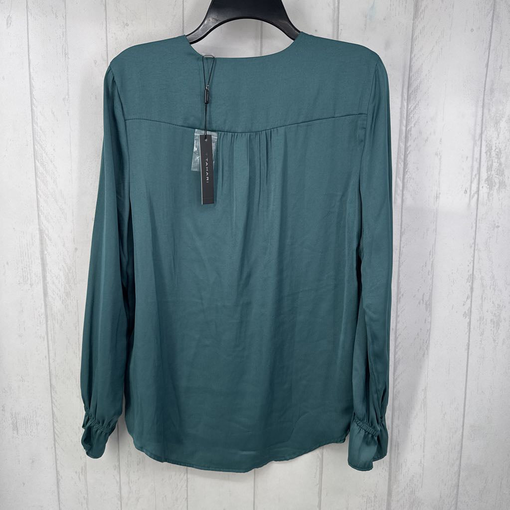 R88 M silky button front l/s top