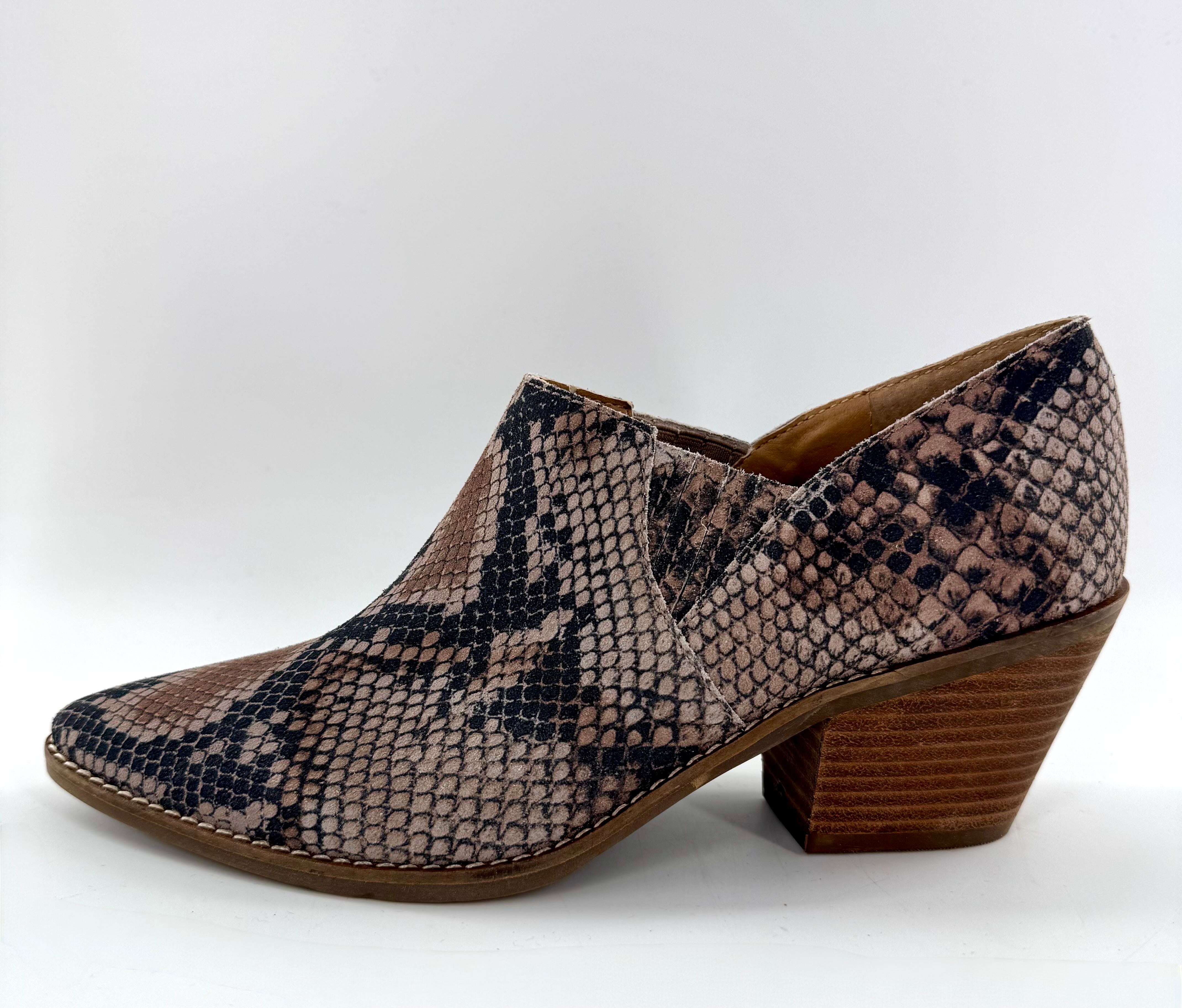 9.5 leather snakeskin print bootie