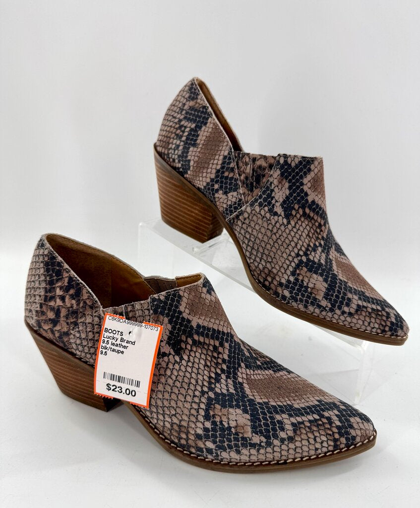 9.5 leather snakeskin print bootie