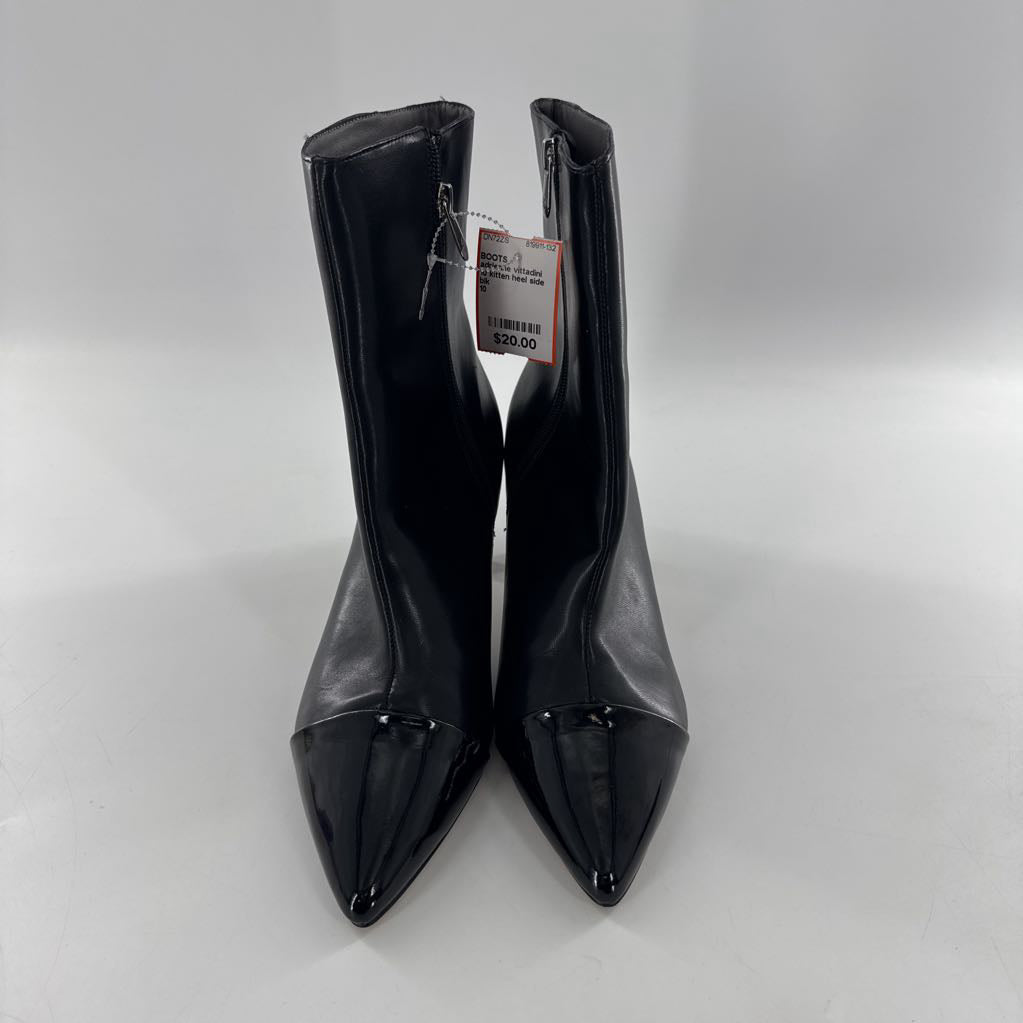 10 kitten heel side zip boots