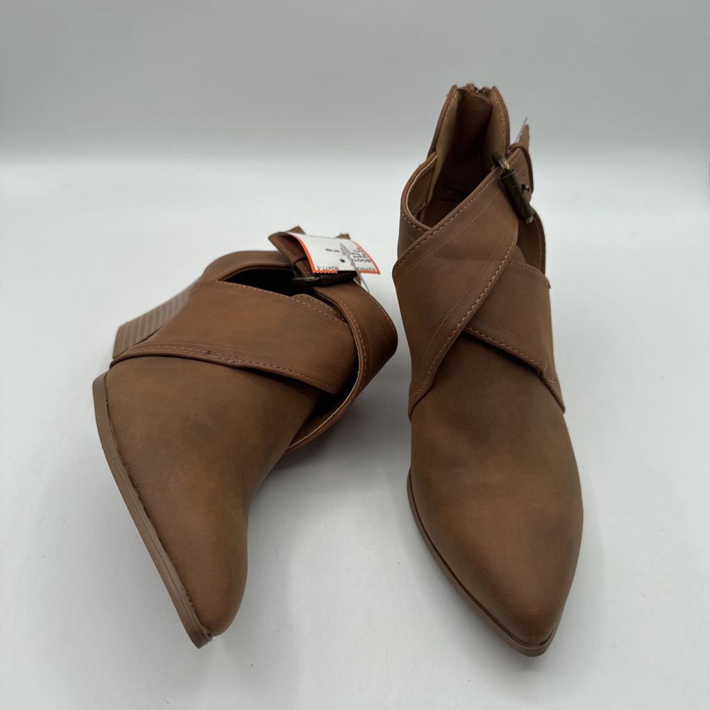 6 buckle wrap bootie