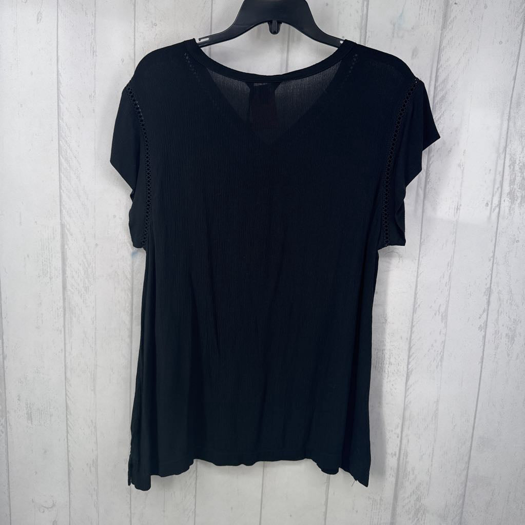 L v-neck crochet detail s/s top