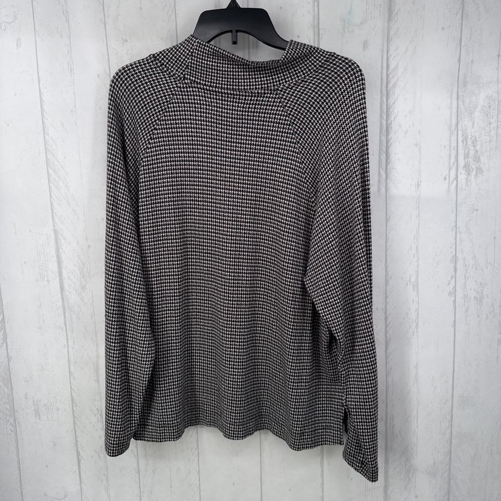XL houndstooth print mock neck l/s top