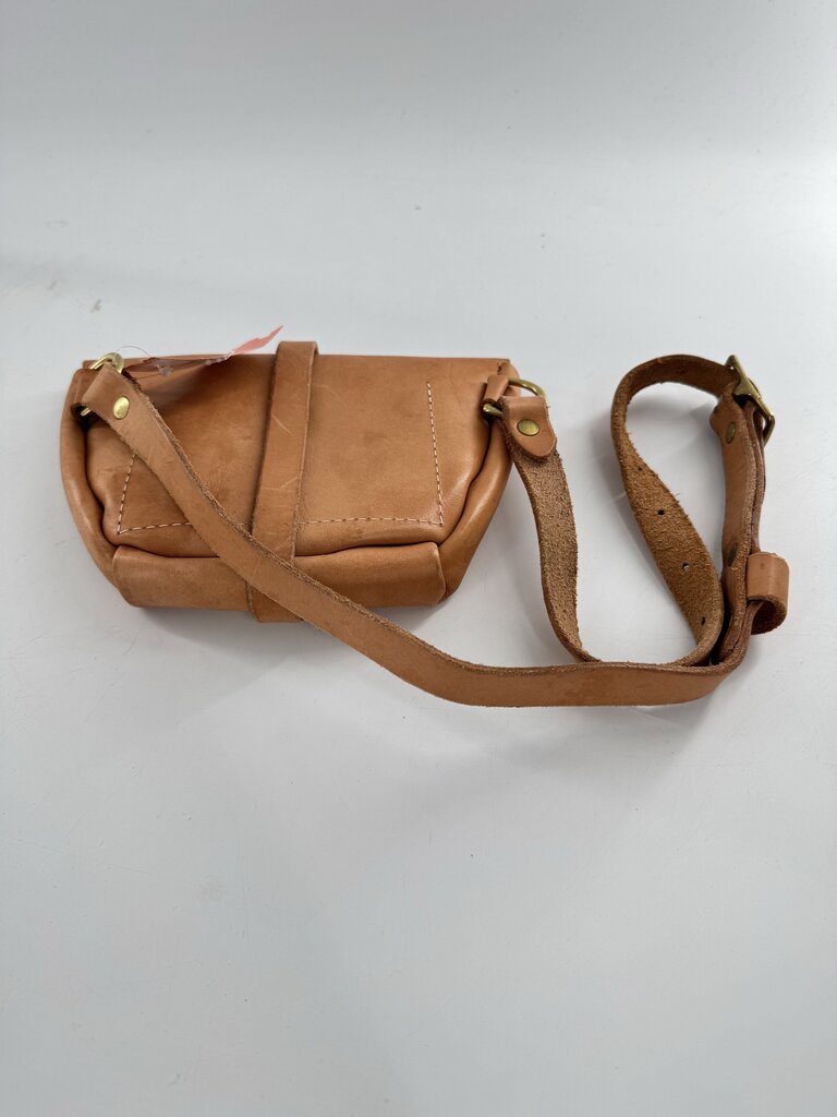swivel snap hook crossbody