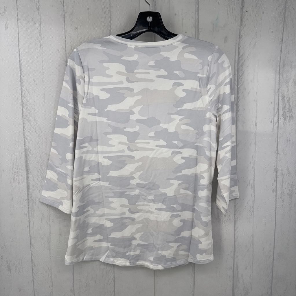 XS l/s camo v-neck top