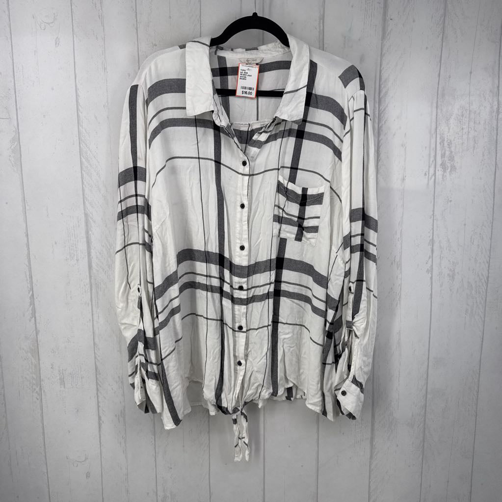 26/28W plaid button down l/s top
