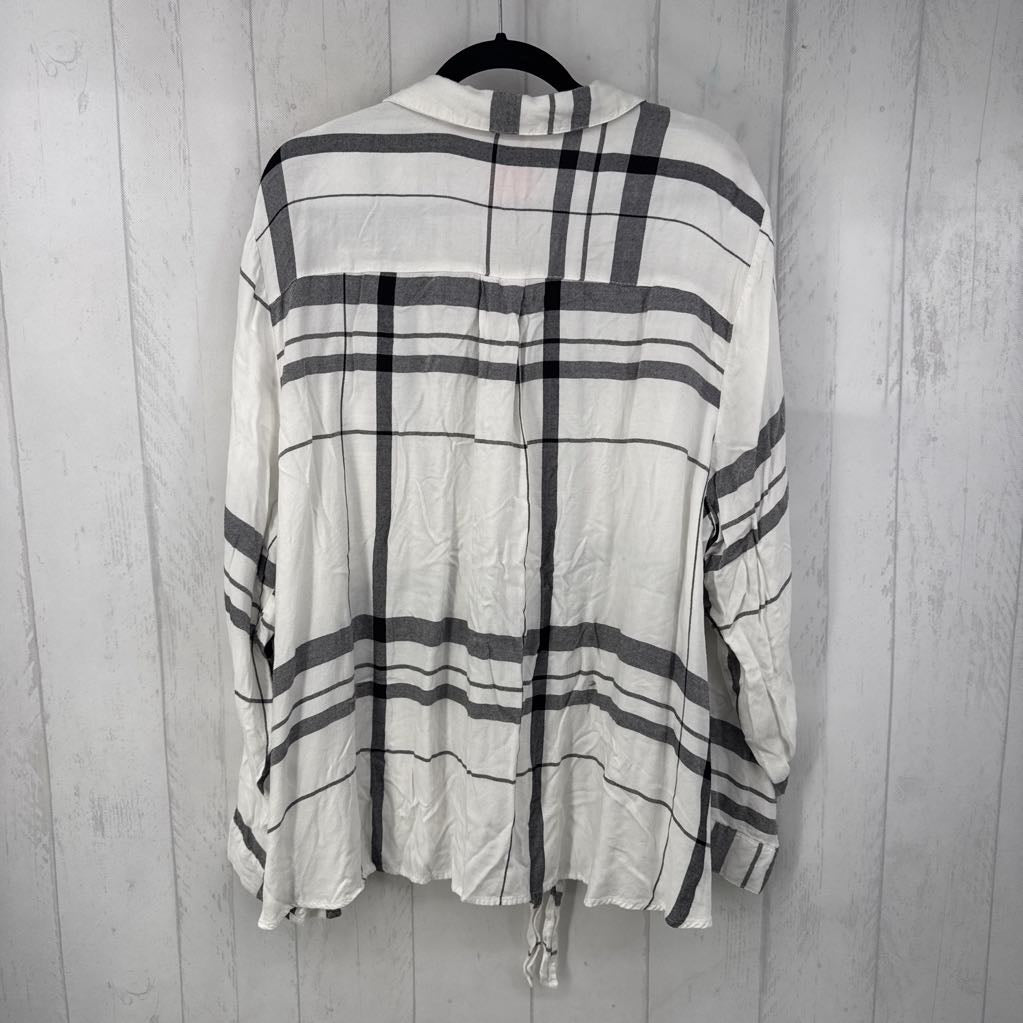 26/28W plaid button down l/s top
